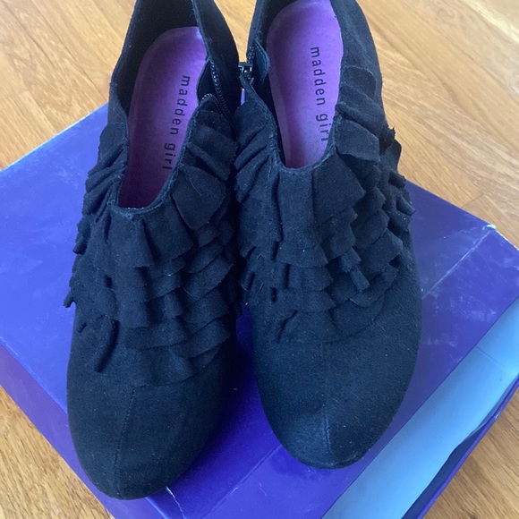 Black madden girl shoes good condition worn once - Picture 8 of 8